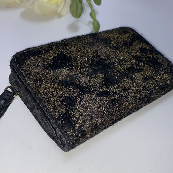 Gold Sparkly Wristlet   - Picture 3 of 9